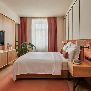 https://the-julius-prague.praguehotelsweb.com